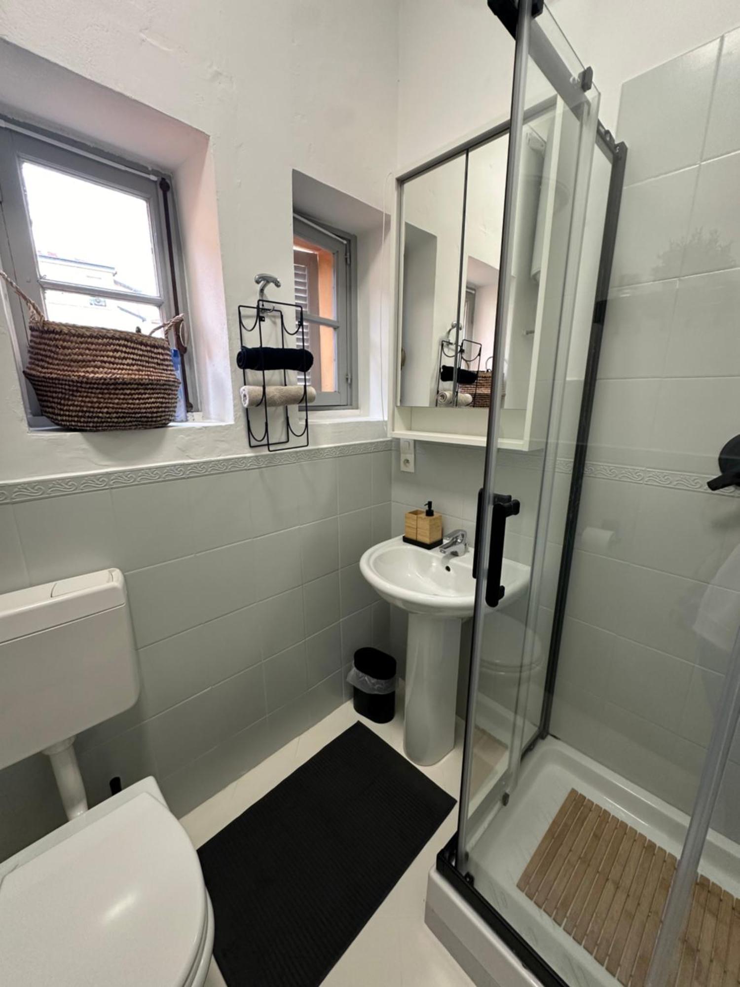Villarey Home - Central Apartment In マントン エクステリア 写真