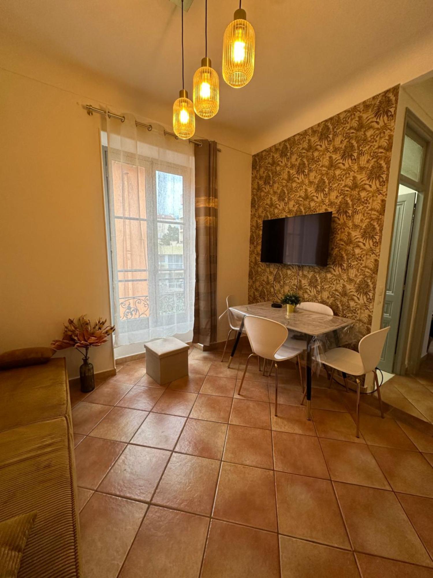 Villarey Home - Central Apartment In マントン エクステリア 写真